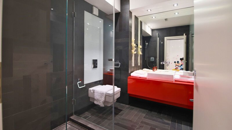 Herastrau, bloc 2020, Nordului, 3 camere 238 mp, 3 bai, centrala, parcare