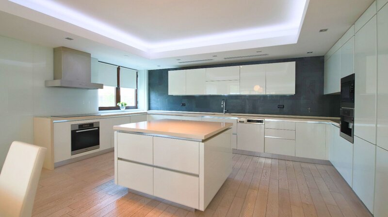 Herastrau, bloc 2020, Nordului, 3 camere 238 mp, 3 bai, centrala, parcare